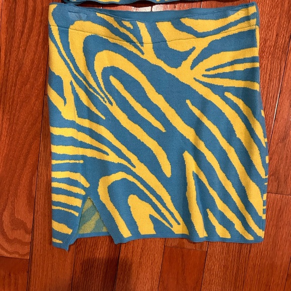 BRAND : DOUBLE ZERO two piece set size small! - Picture 2 of 6